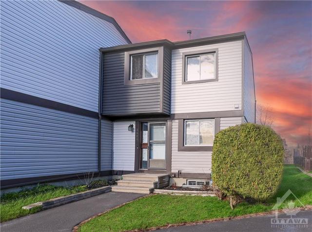 3661 Aladdin Lane, Townhouse with 3 bedrooms, 2 bathrooms and 1 parking in Ottawa ON | Image 2