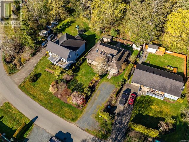 224 Spindrift Rd, House detached with 2 bedrooms, 3 bathrooms and 6 parking in Comox Valley A BC | Image 56