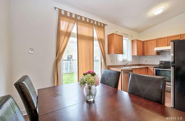 5615 Raleigh St, House semidetached with 3 bedrooms, 4 bathrooms and 3 parking in Mississauga ON | Image 2