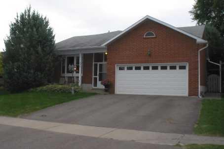 239 Lancaster Ave, House detached with 4 bedrooms, 2 bathrooms and 4 parking in Newmarket ON | Image 1