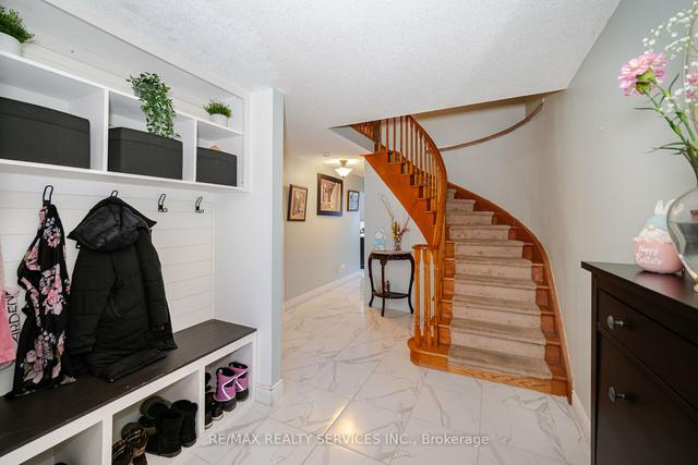 41 Donna Dr, House detached with 4 bedrooms, 4 bathrooms and 4 parking in Brampton ON | Image 34