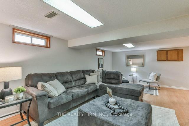 8 Barrett Cres, House detached with 3 bedrooms, 2 bathrooms and 2 parking in London ON | Image 18