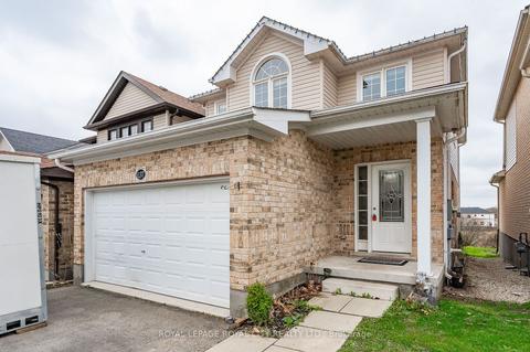 137 Kemp Cres, House detached with 4 bedrooms, 3 bathrooms and 3.5 parking in Guelph ON | Card Image