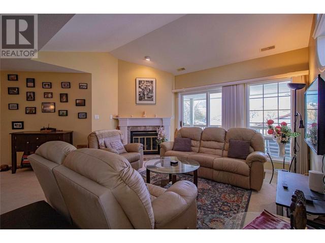 240 - 805 Comox Street, House attached with 2 bedrooms, 2 bathrooms and 2 parking in Penticton BC | Image 11