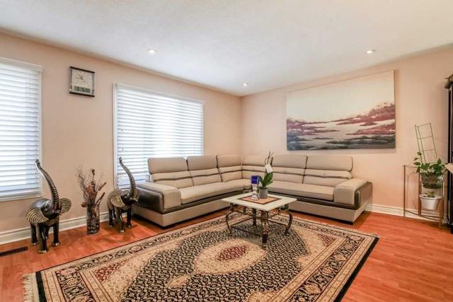 16 Dunthorne Crt, House semidetached with 3 bedrooms, 2 bathrooms and 2 parking in Toronto ON | Image 20