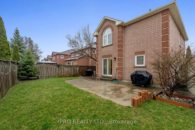 31 Fenflower Crt, House detached with 4 bedrooms, 3 bathrooms and 6 parking in Brampton ON | Image 24