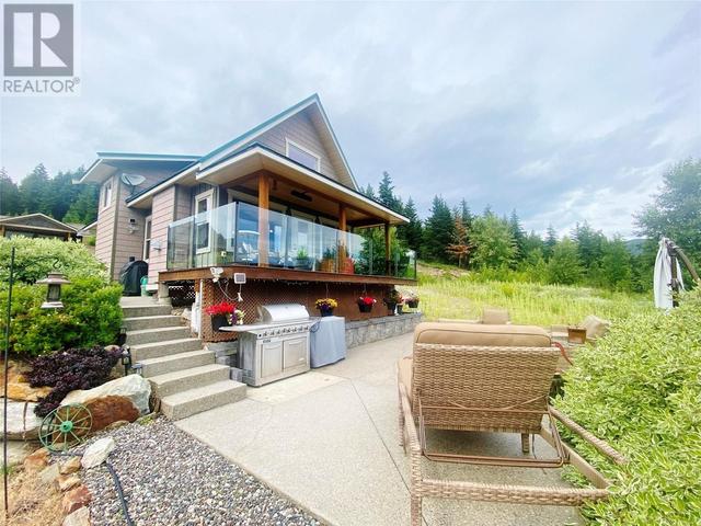 201 - 2633 Squilax Anglemont Road, Home with 2 bedrooms, 2 bathrooms and 2 parking in Columbia Shuswap F BC | Image 5