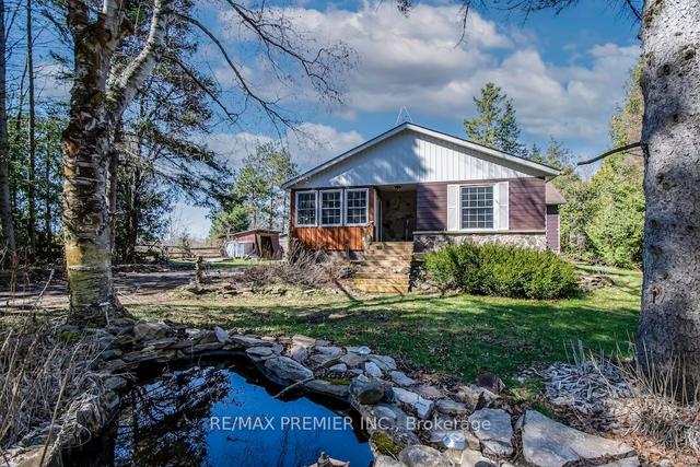 35 Shelter Bay St, House detached with 3 bedrooms, 2 bathrooms and 8 parking in Kawartha Lakes ON | Image 1