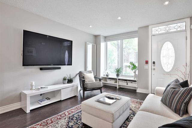 th9 - 140 Bathurst St, Townhouse with 3 bedrooms, 3 bathrooms and 1 parking in Toronto ON | Image 35