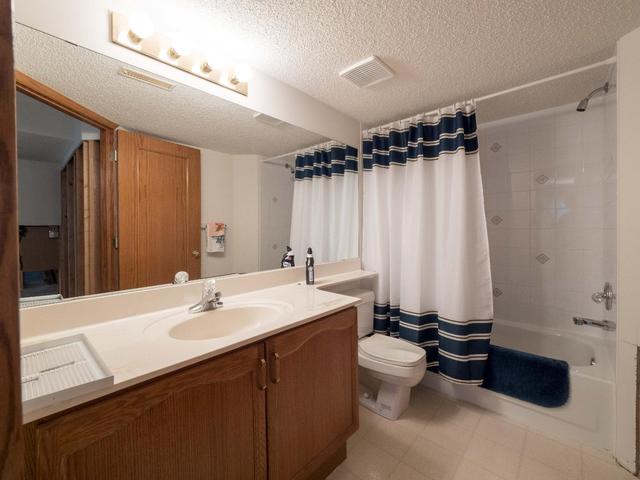315 Edgebrook Rise Nw, House detached with 3 bedrooms, 3 bathrooms and 4 parking in Calgary AB | Image 32