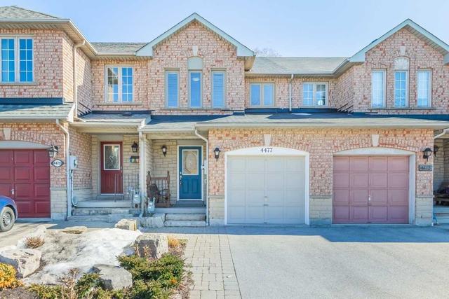 4477 Virtue Crt, House attached with 3 bedrooms, 2 bathrooms and 2 parking in Burlington ON | Image 1