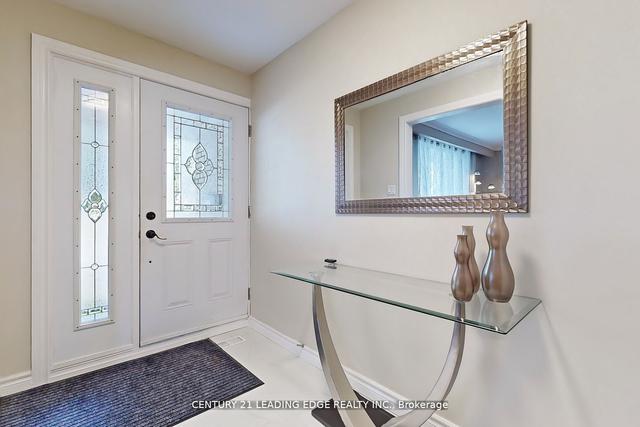 1041 Lillian St, House detached with 3 bedrooms, 3 bathrooms and 6 parking in Toronto ON | Image 10