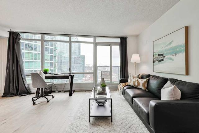 2701 - 373 Front Street West St W, Condo with 1 bedrooms, 1 bathrooms and 1 parking in Toronto ON | Image 4