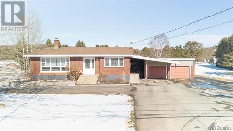847 Rue Principale, House detached with 3 bedrooms, 1 bathrooms and null parking in Edmundston NB | Card Image