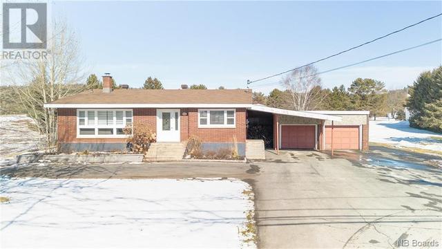 847 Rue Principale, House detached with 3 bedrooms, 1 bathrooms and null parking in Edmundston NB | Image 1