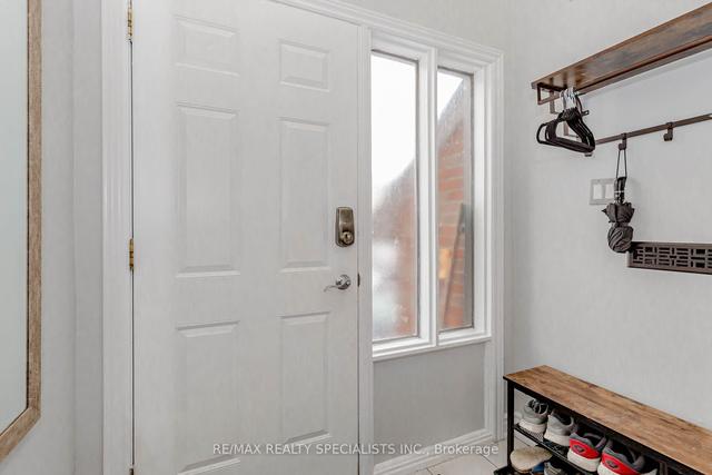 36 Carleton Pl, Townhouse with 3 bedrooms, 2 bathrooms and 2 parking in Brampton ON | Image 23
