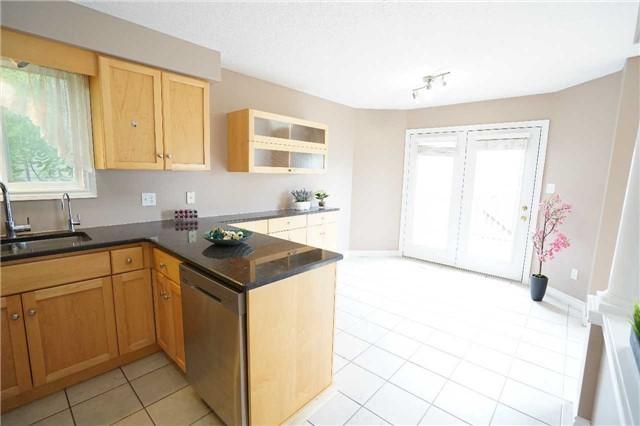 708 Butternut Ave, House detached with 3 bedrooms, 4 bathrooms and 1 parking in Waterloo ON | Image 4