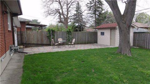 30 Wantanopa Cres, House detached with 3 bedrooms, 3 bathrooms and 5 parking in Toronto ON | Image 9