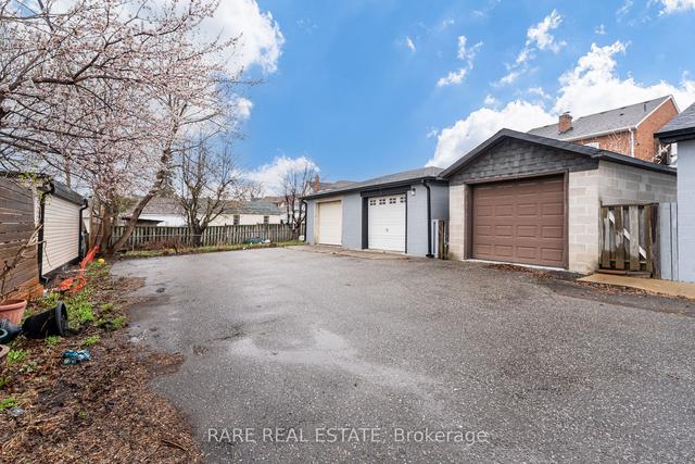 190 Ennerdale Rd, House semidetached with 2 bedrooms, 2 bathrooms and 1 parking in Toronto ON | Image 19
