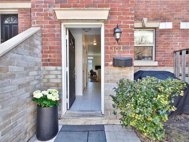 th104 - 55 Halton St, Townhouse with 3 bedrooms, 3 bathrooms and 1 parking in Toronto ON | Image 1