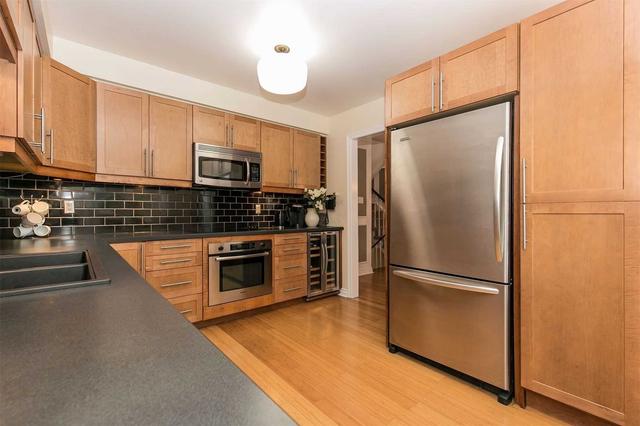 5 - 1100 Queens Ave, Townhouse with 3 bedrooms, 3 bathrooms and 2 parking in Oakville ON | Image 20