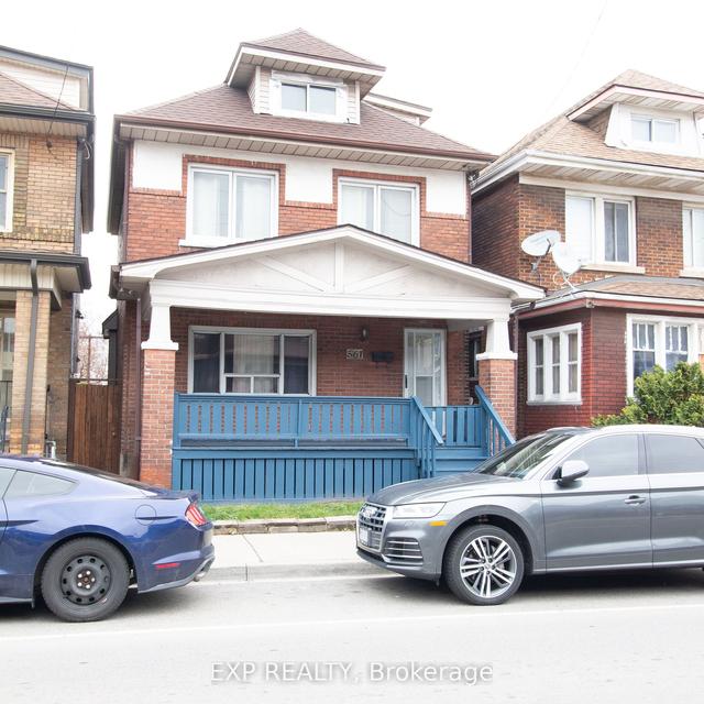 561 Cannon St E, House detached with 5 bedrooms, 2 bathrooms and 1 parking in Hamilton ON | Image 1