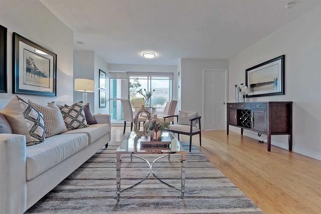 1008 - 887 Bay St, Condo with 2 bedrooms, 2 bathrooms and 1 parking in Toronto ON | Image 9