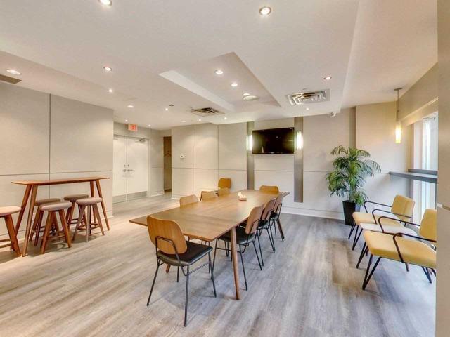 2513 - 210 Victoria St, Condo with 1 bedrooms, 2 bathrooms and 0 parking in Toronto ON | Image 8