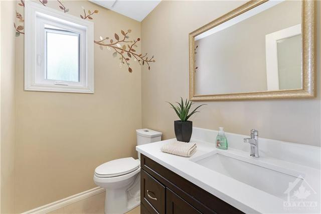 485 Sidney Drive, Townhouse with 3 bedrooms, 3 bathrooms and 2 parking in Ottawa ON | Image 4