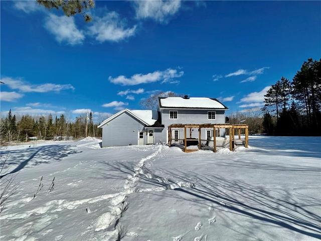 689 Dore Bay Road, House detached with 3 bedrooms, 2 bathrooms and 10 parking in North Algona Wilberforce ON | Image 28