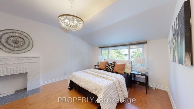 10 Barrie Ave, House semidetached with 4 bedrooms, 2 bathrooms and 0 parking in Toronto ON | Image 4