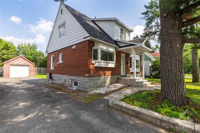 2489 Clementine Boulevard, House detached with 3 bedrooms, 3 bathrooms and 5 parking in Ottawa ON | Image 3