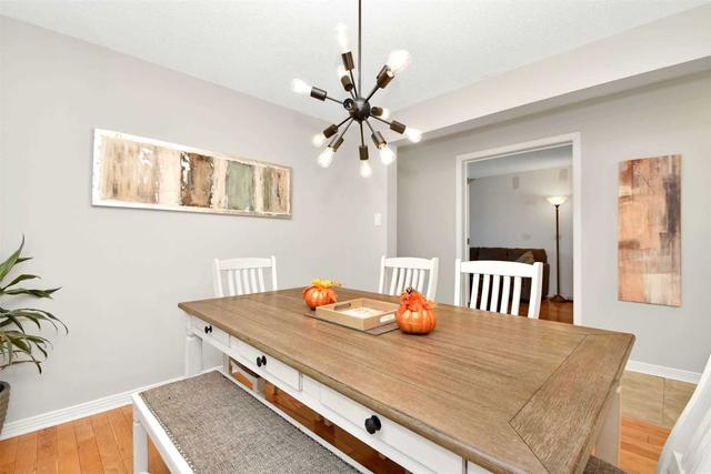 1689 Champneuf Dr, House detached with 3 bedrooms, 4 bathrooms and 5 parking in Ottawa ON | Image 3