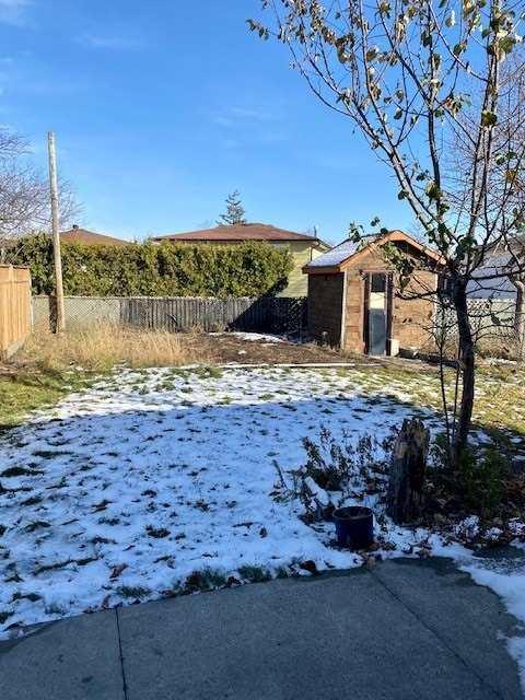 3218 Monica Dr, House detached with 3 bedrooms, 2 bathrooms and 6 parking in Mississauga ON | Image 9