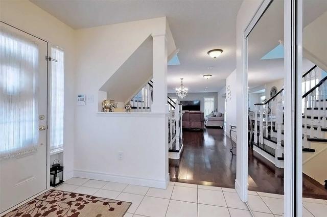 57 Turnerbury Ave, House detached with 5 bedrooms, 4 bathrooms and 5 parking in Ajax ON | Image 6