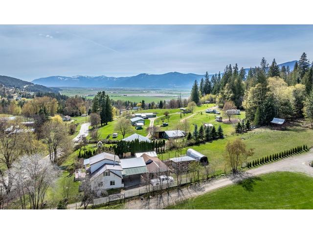 5469 Cory Road, House detached with 1 bedrooms, 2 bathrooms and null parking in Central Kootenay A BC | Image 54