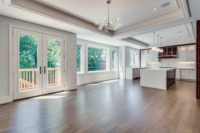 90 Glen Rush Blvd, House detached with 5 bedrooms, 7 bathrooms and 6 parking in Toronto ON | Image 4