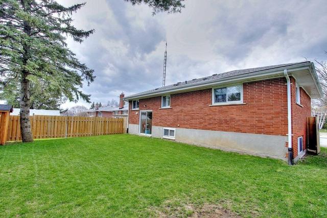 Upper - 308 Stouffer St, House detached with 3 bedrooms, 1 bathrooms and 3 parking in Whitchurch Stouffville ON | Image 4