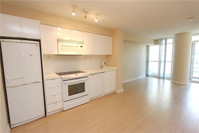 856 - 10 Capreol Crt, Condo with 1 bedrooms, 2 bathrooms and 1 parking in Toronto ON | Image 2