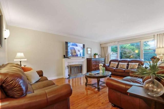 149 Fenn Ave, House detached with 5 bedrooms, 3 bathrooms and 6 parking in Toronto ON | Image 4