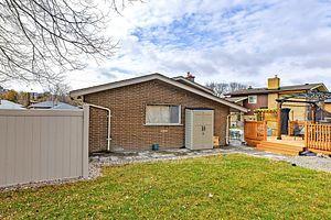 2 Markanna Dr, House detached with 3 bedrooms, 2 bathrooms and 3 parking in Toronto ON | Image 18