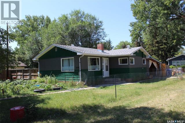 306 Clay Street, House detached with 2 bedrooms, 2 bathrooms and null parking in Eastend SK | Image 25