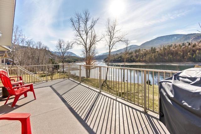 755 Waterloo Road, House detached with 4 bedrooms, 3 bathrooms and null parking in Central Kootenay J BC | Image 7