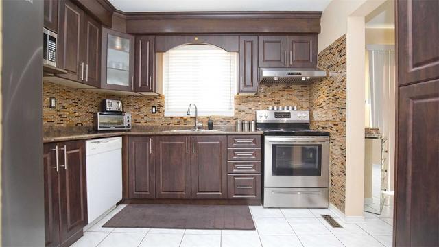 68 Atkins Circ, House detached with 3 bedrooms, 4 bathrooms and 3 parking in Brampton ON | Image 8