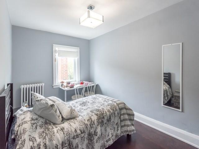 11 Moir Ave, House semidetached with 3 bedrooms, 3 bathrooms and 2 parking in Toronto ON | Image 11
