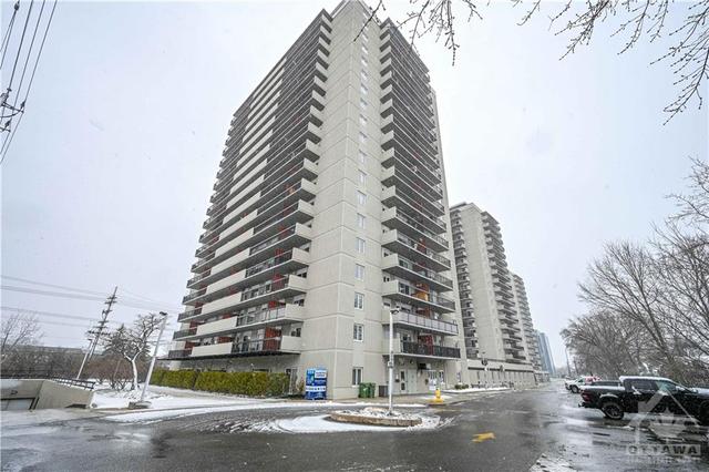 408 - 158 Mcarthur Avenue, Condo with 3 bedrooms, 1 bathrooms and 1 parking in Ottawa ON | Image 1