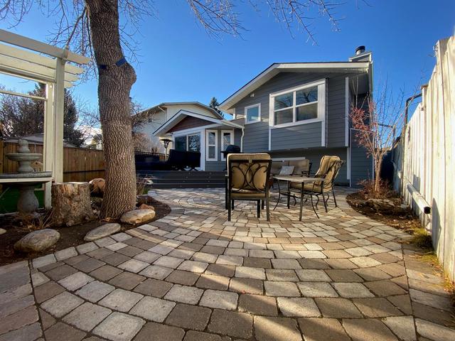 8 Sunhaven Way Se, House detached with 3 bedrooms, 2 bathrooms and 5 parking in Calgary AB | Image 37