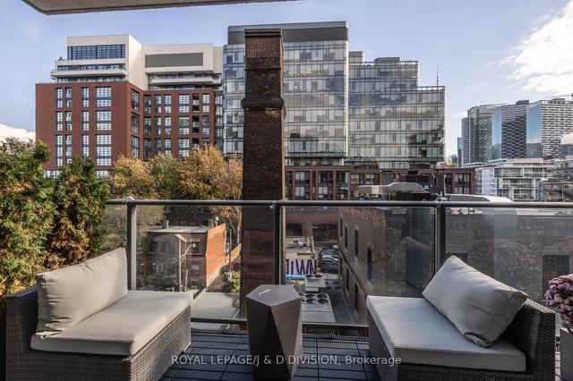 506 - 650 King St W, Condo with 2 bedrooms, 2 bathrooms and 1 parking in Toronto ON | Image 11
