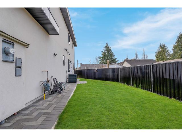 13194 72b Avenue, House detached with 8 bedrooms, 5 bathrooms and 8 parking in Surrey BC | Image 32