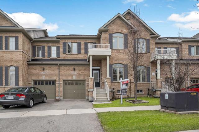 402 Savoline Blvd, House attached with 3 bedrooms, 3 bathrooms and 2 parking in Milton ON | Image 1